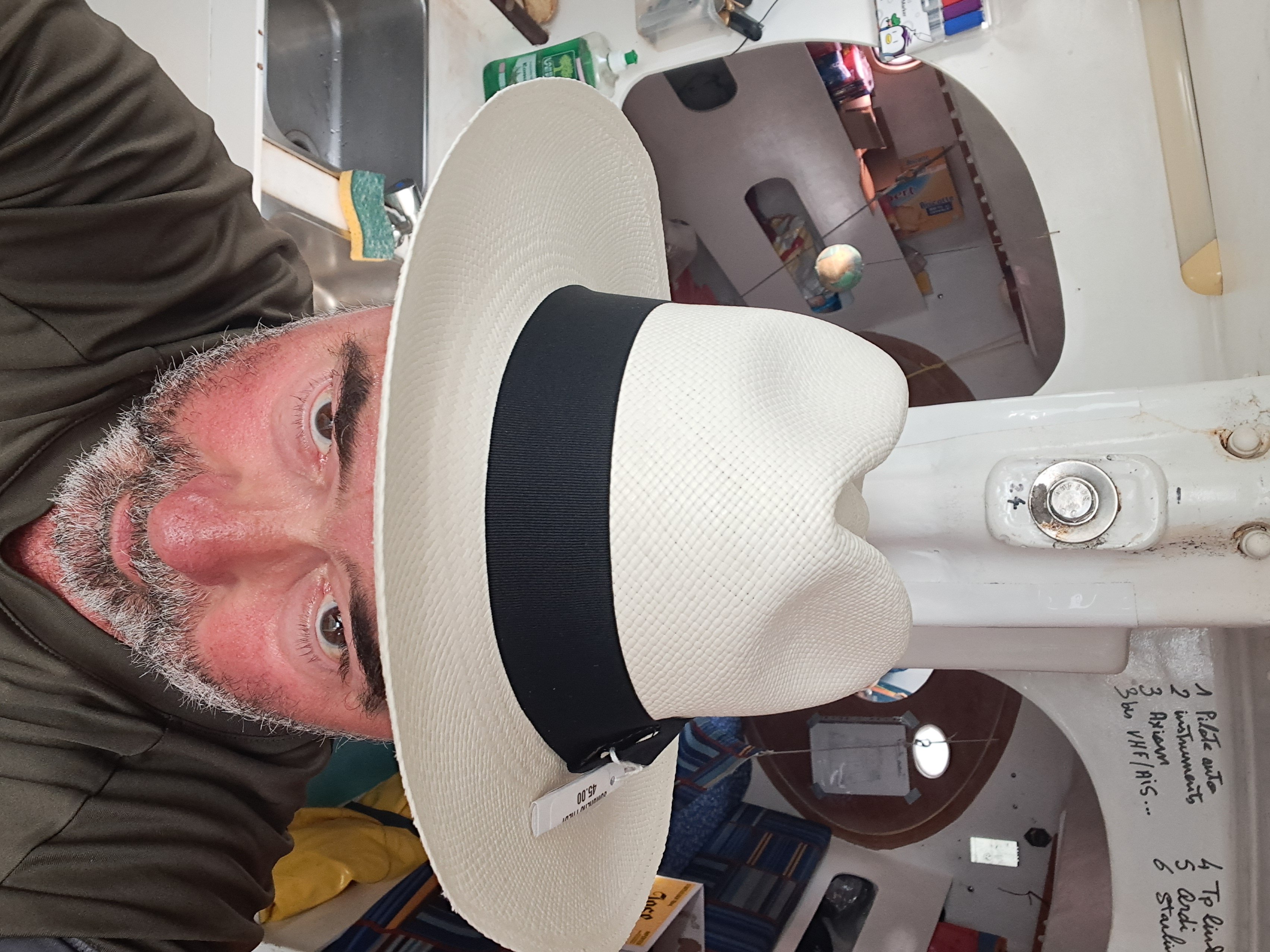 20250420 chapeau le panama